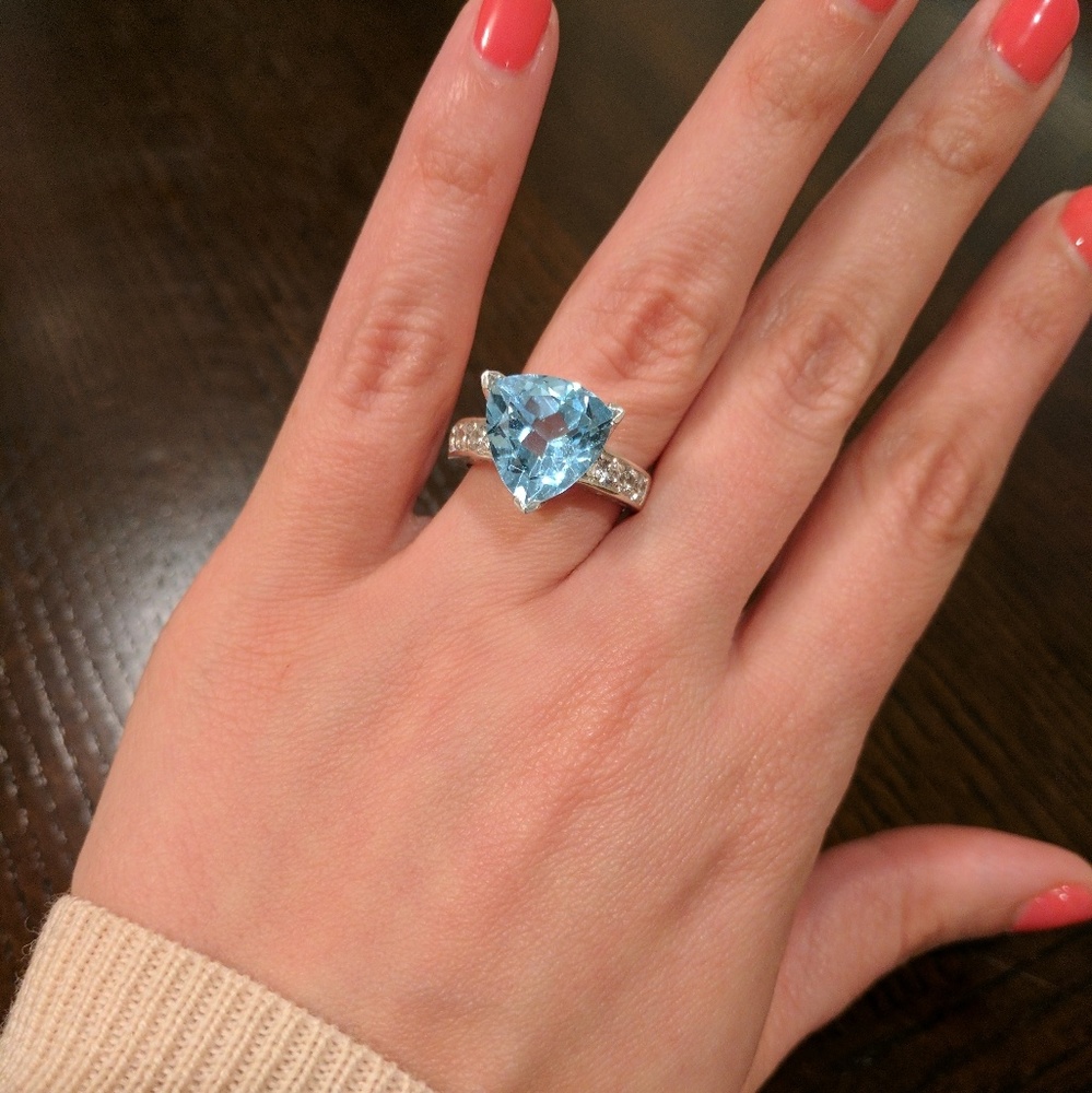 8 CT Natural Blue Topaz Ring in 14K White Gold