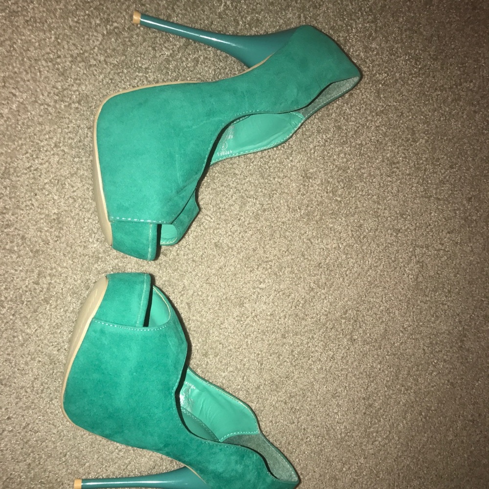 High heels - Picture 2 of 3