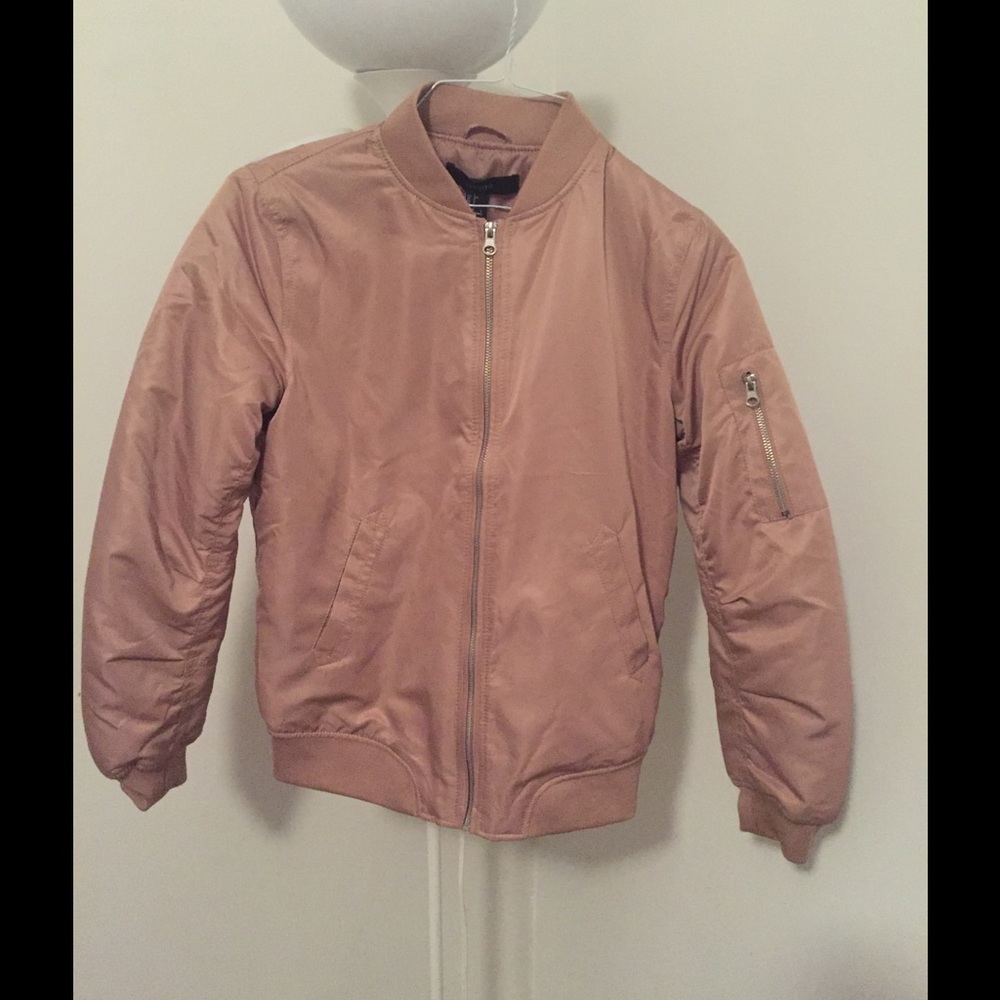 Tan bomber