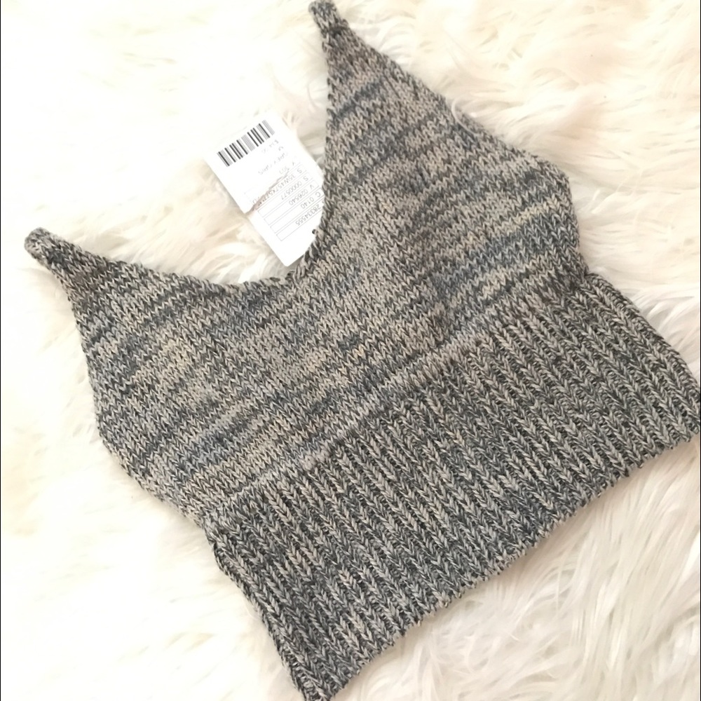 ||Pins and Needlesll Crop top - Picture 2 of 4