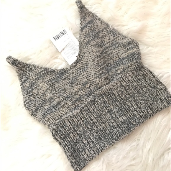 ||Pins and Needlesll Crop top - Picture 2 of 4