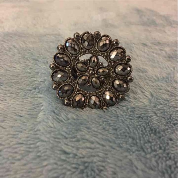 Ring - Picture 2 of 4