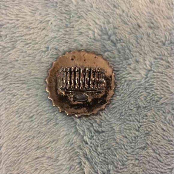 Ring - Picture 4 of 4