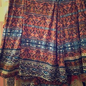 Hot Kiss 👄 Maxi Skirt - SIZE XL - NEVER WORN