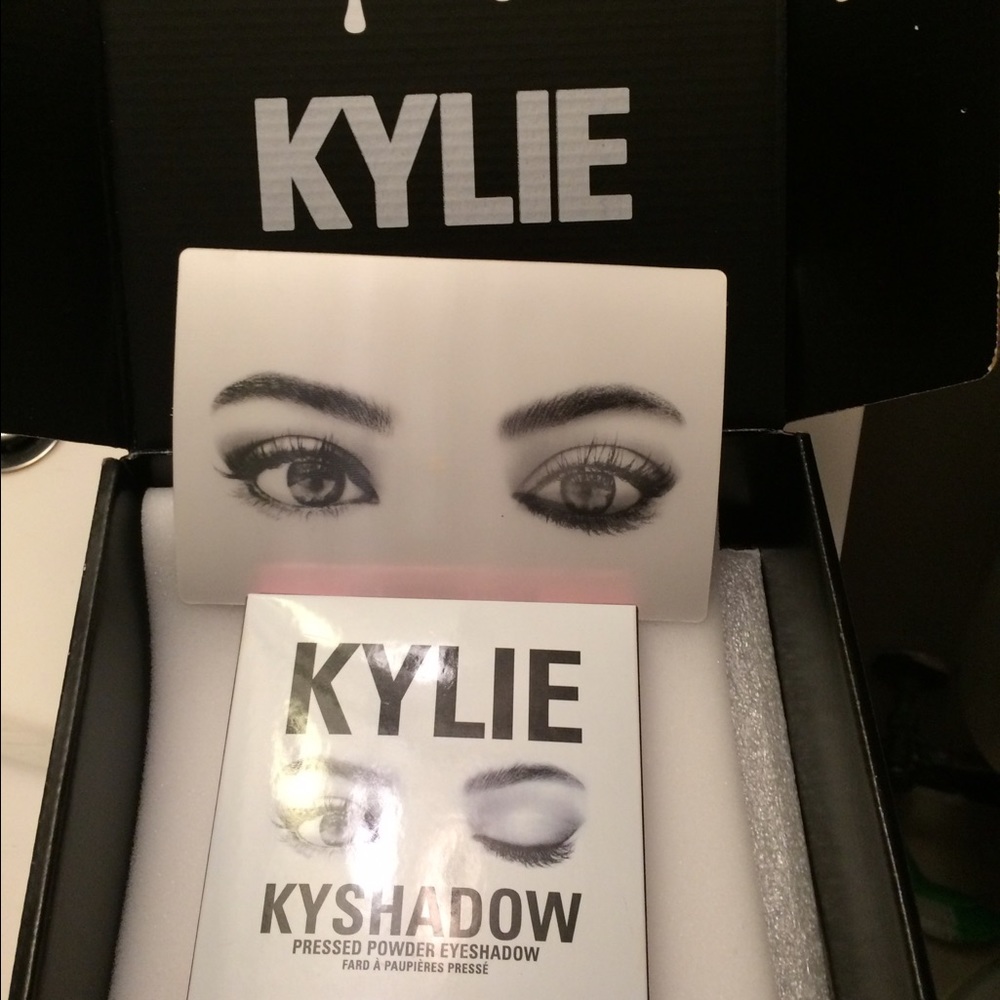 Kylie Jenner kyshadow