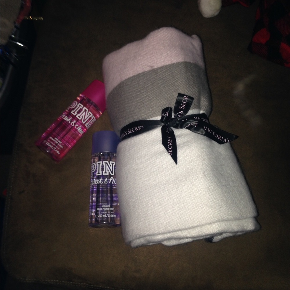 Victoria secret blanket 2 pink sprays