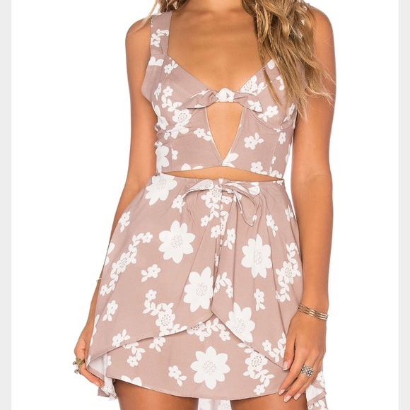 SOLD🎊HOST PICK🎊 For love and lemons skirt - Picture 2 of 4