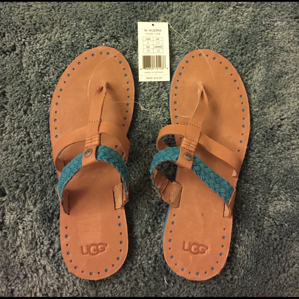 NWT UGG Tan Cute Sandals!