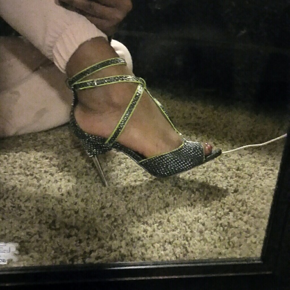 Strappy heels - Picture 4 of 5