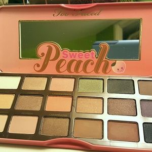 Too Faced Sweet Peach Palette.