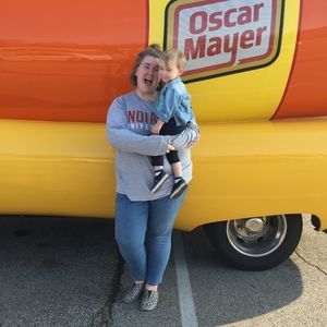 Meet your Posher, Lara