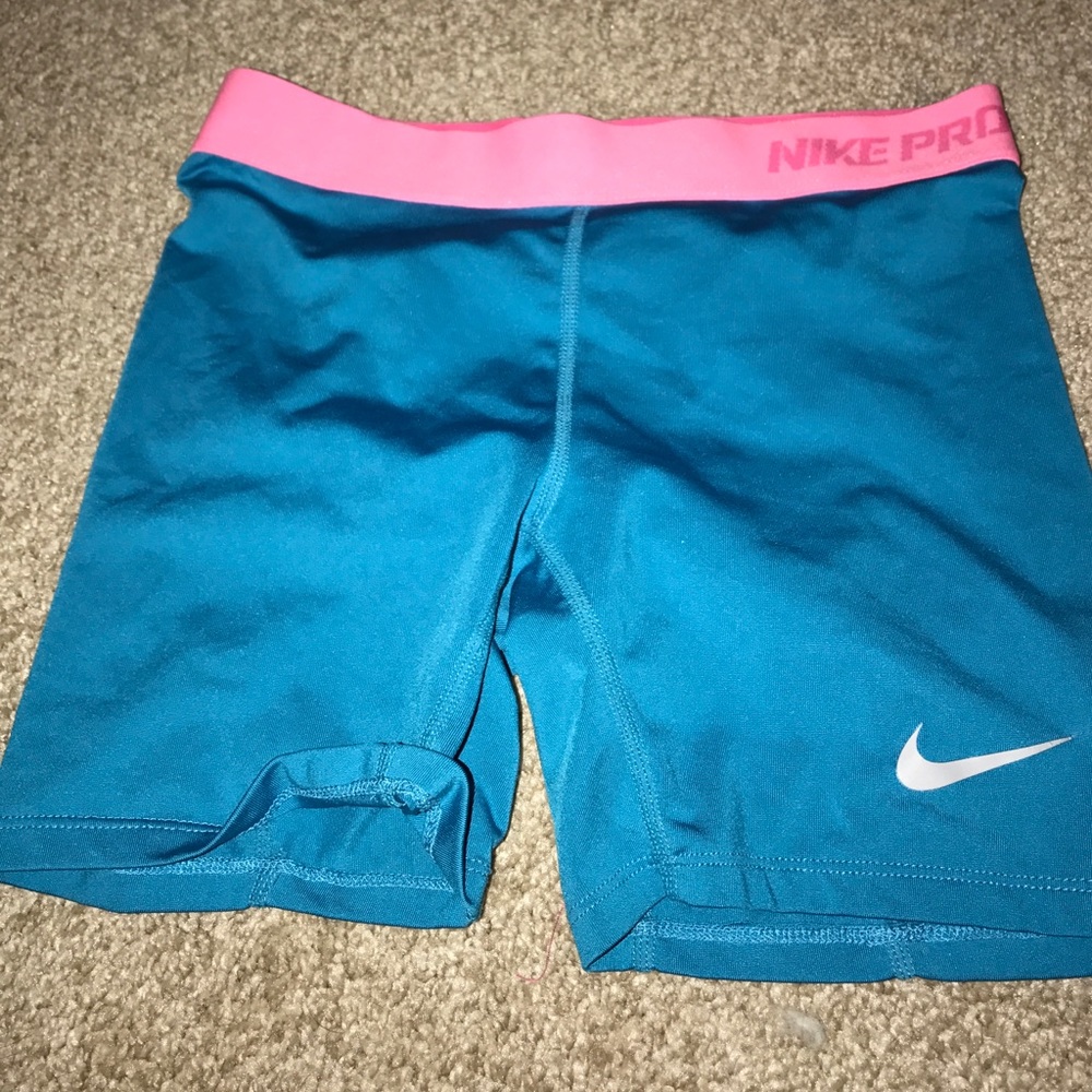 Nike dry fit (youth large)
