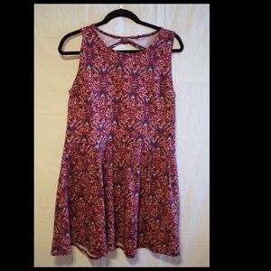 Dress w/ bows on the back