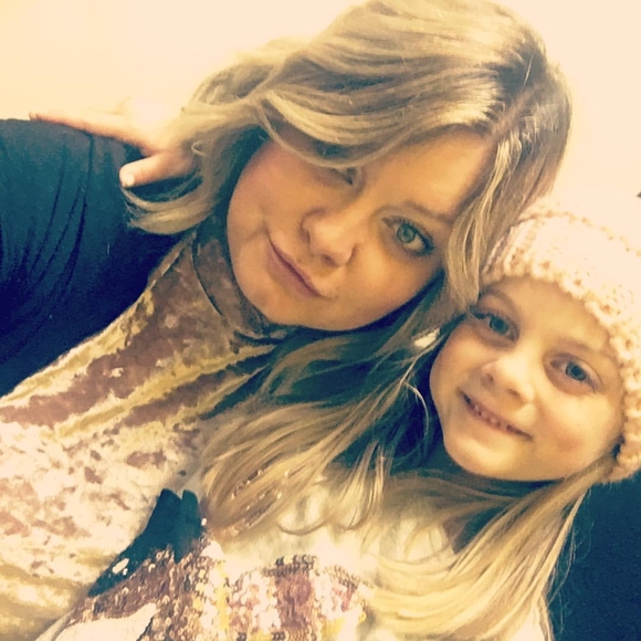 Meet your Posher, Elle - Picture 1 of 1