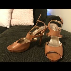 Simply Vera by Vera Wang Tan Leather Heals