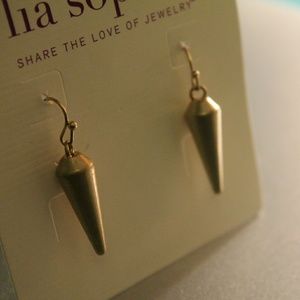 Cute Lia Sophia gold earrings