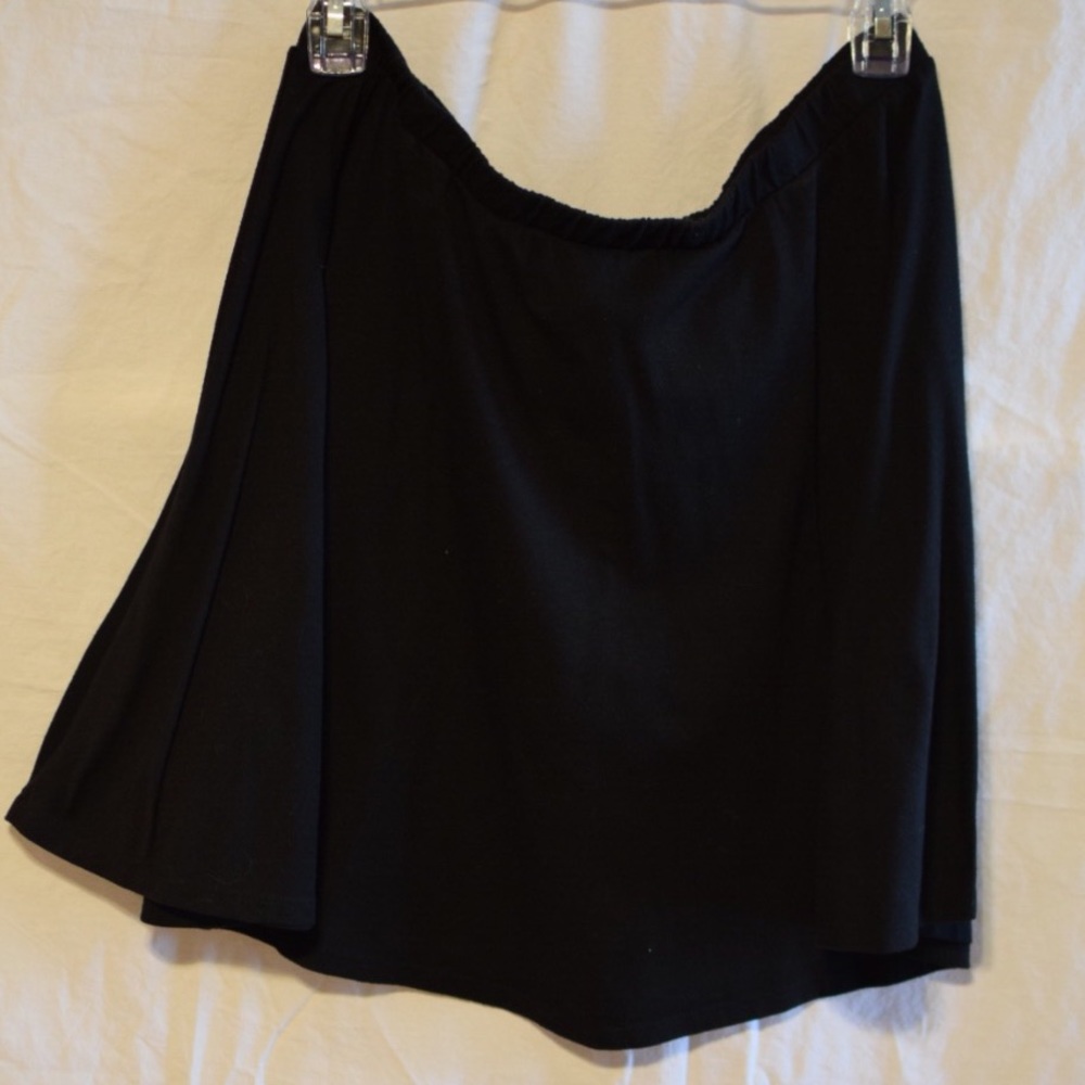Black skater skirt