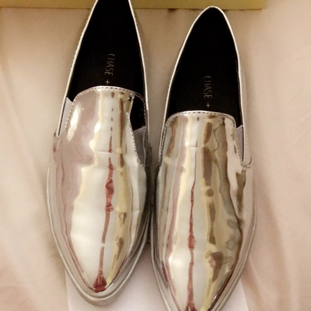Brand new Chase and Chloe silver pointed flats