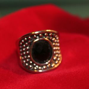 Lia Sophia Ring with black stone