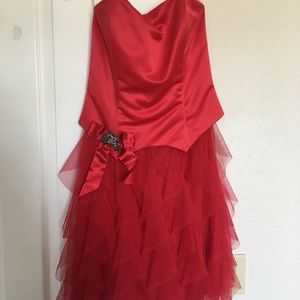 Jessica McClintock red strapless dress