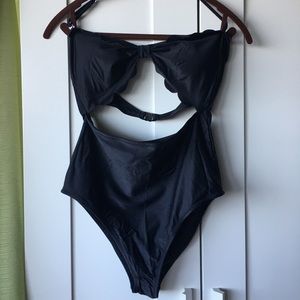 Cupshe cut to it shell scalloped monokini