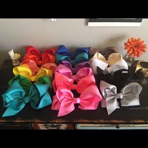 The Giant Hair Bow Collection