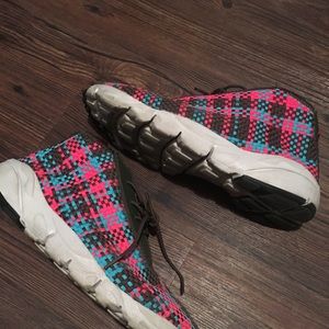 Nike Footscape Hyper Pink