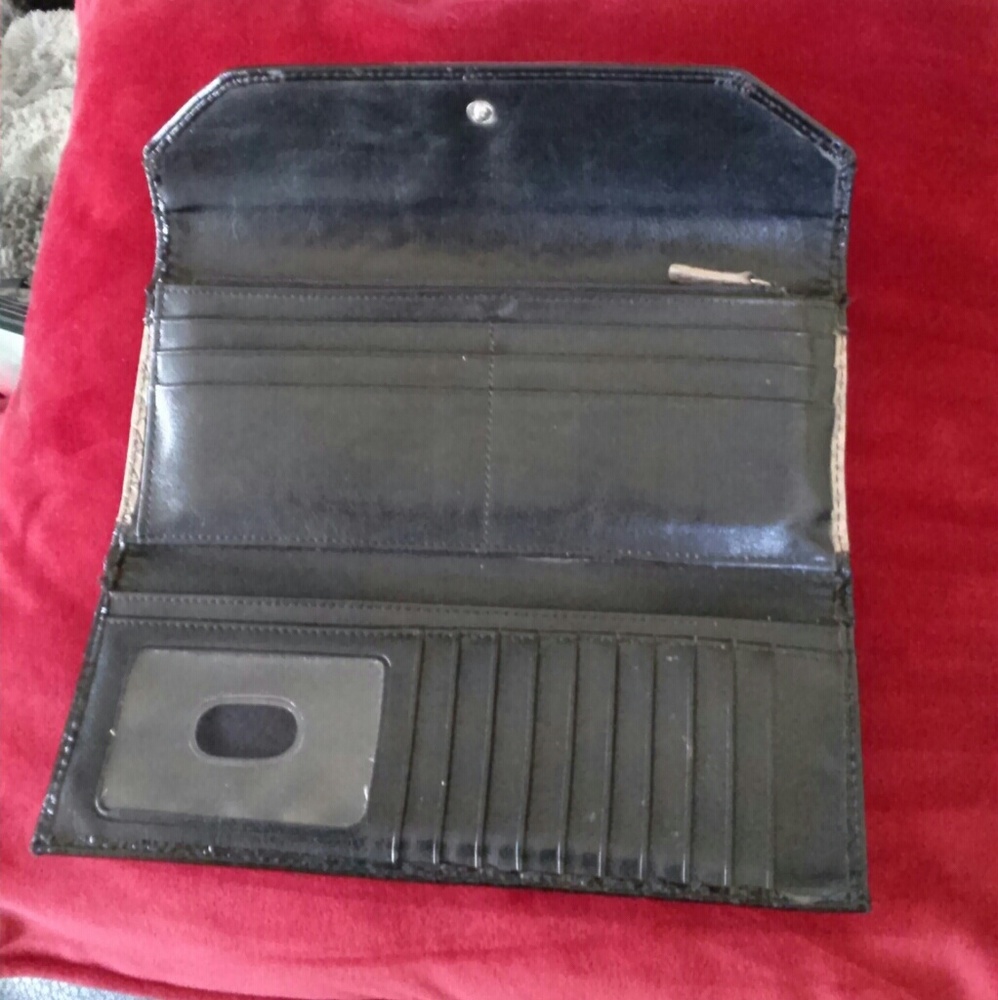 Wallet Pre-Owned - Picture 4 of 7