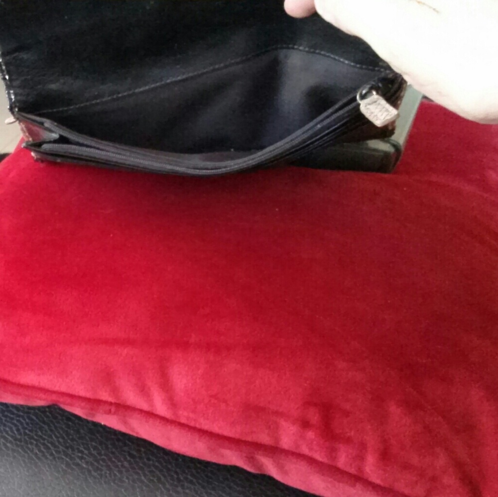Wallet Pre-Owned - Picture 5 of 7
