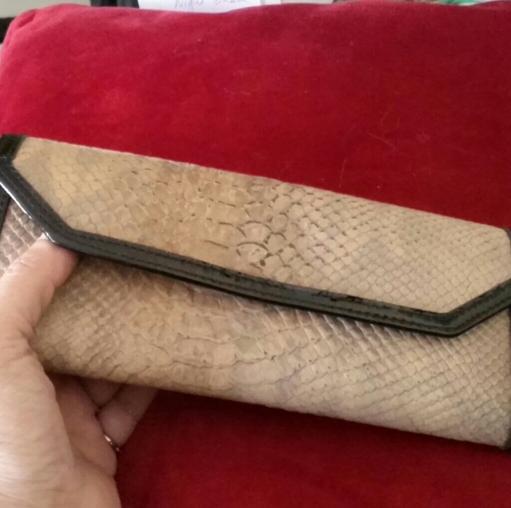 Wallet Pre-Owned - Picture 7 of 7
