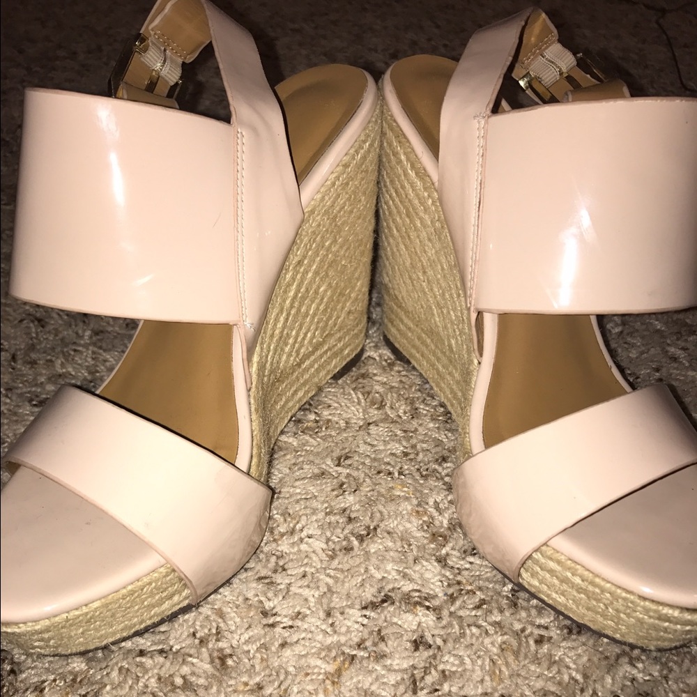 Nude wedges