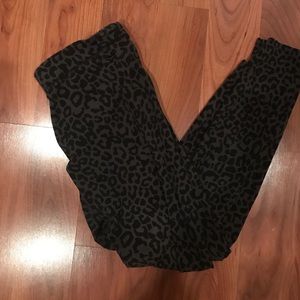 Victoria's Secret PINK Leopard Leggings