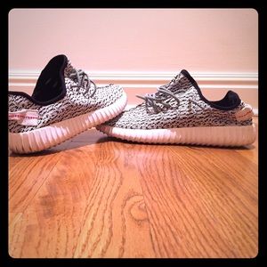 Fashion - 350 athletic shoes.