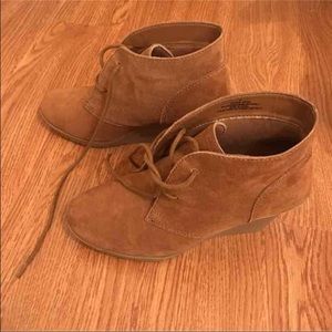 BROWN SUEDE ANKLE BOOTS