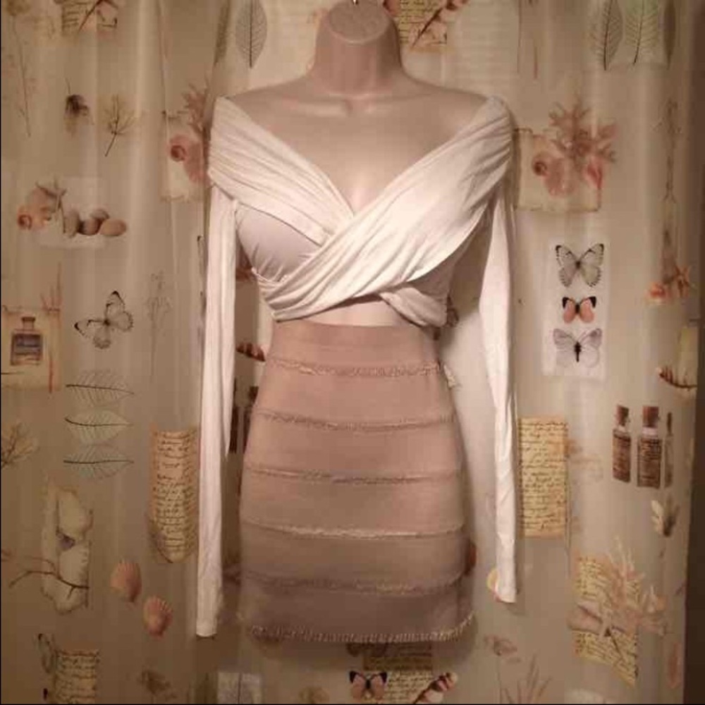 Sexy, off the shoulder crop top