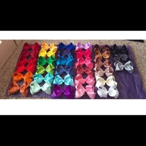 Collection Of 32 Hair Bows