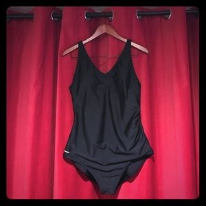 Speedo Women's Simple V-Neck Swimsuit