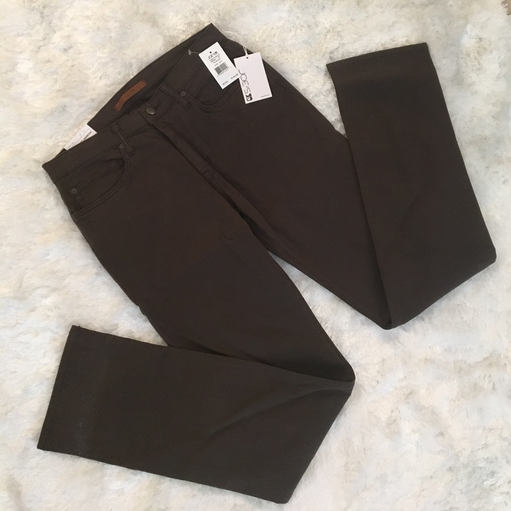 Joe's Jeans Brixton Straight and Narrow Fit