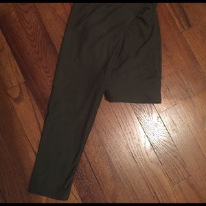 EUC One Size LuLaRoe leggings in sage green