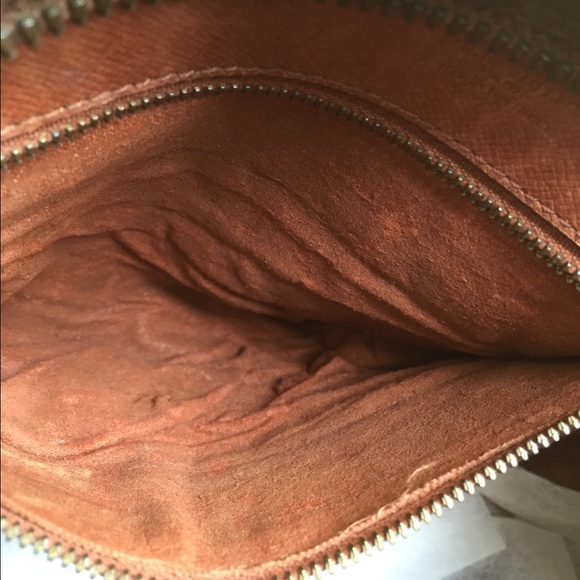 Auth Louis Vuitton crossbody LV bag sold local - Picture 5 of 6