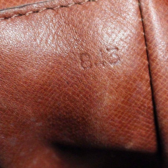 Auth Louis Vuitton crossbody LV bag sold local - Picture 6 of 6