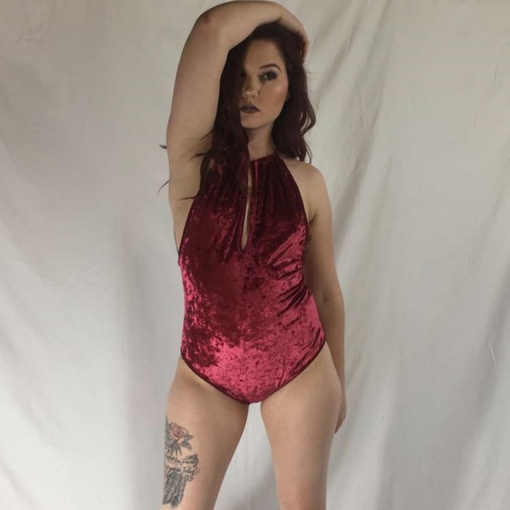 💥CLOSEOUT💥 Crushed velvet bodysuit - Picture 5 of 5