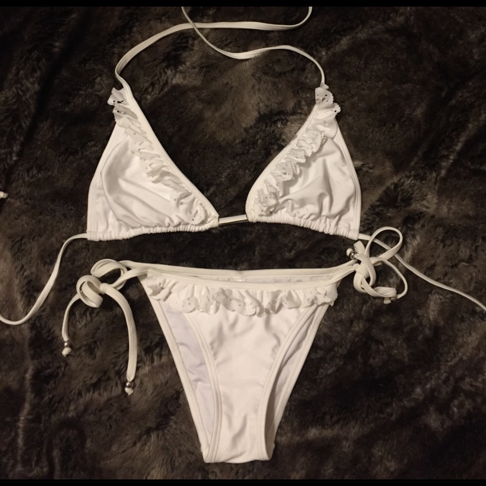 PILYQ white Bikini Wedding/Bachelorette Party!