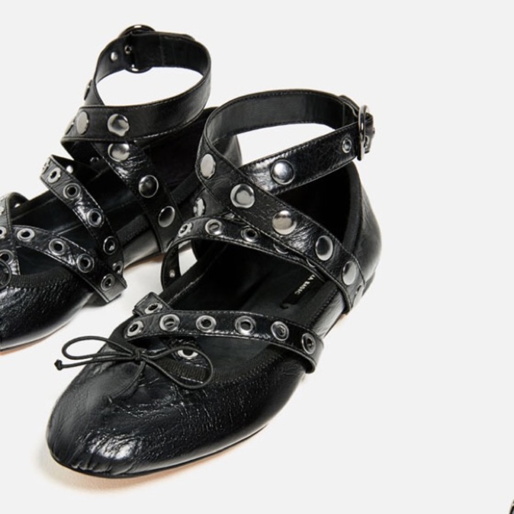 LEATHER BALLET FLATS WITH STRAPS AND STUDS