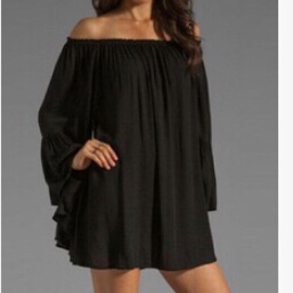 Dresses & Skirts - Black open shoulder mini dress