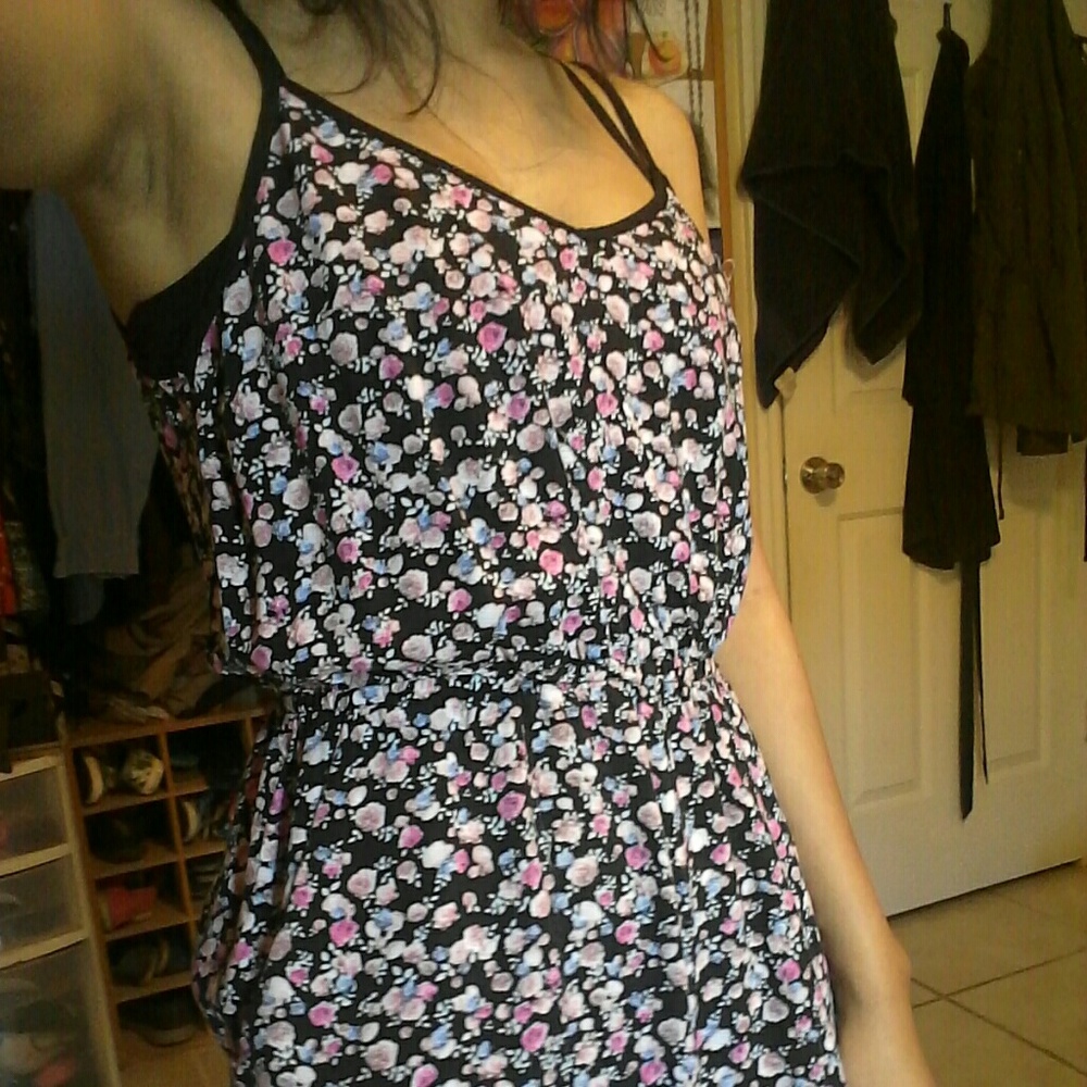 Cute floral romper!