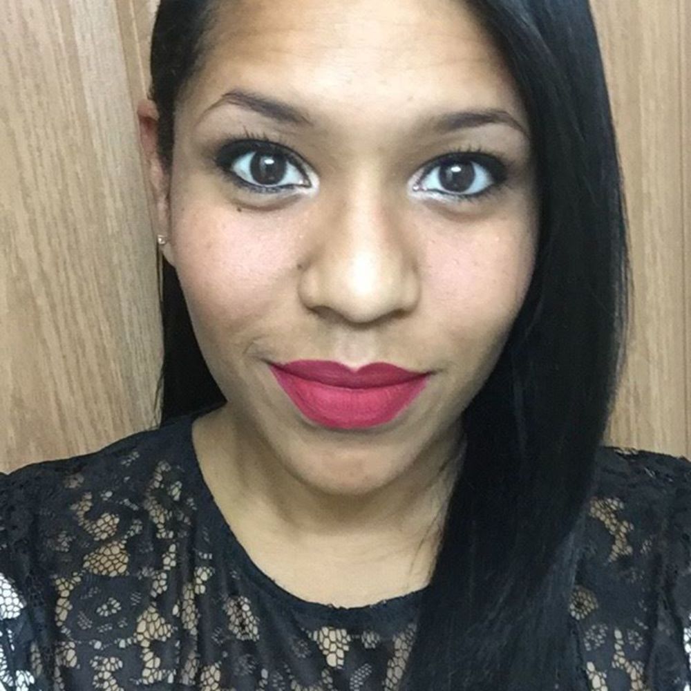 👋🏽 😘