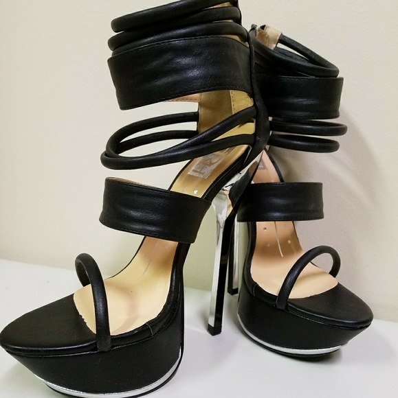 🚫🛇SOLD🛇🚫 Black platform heels - Picture 2 of 6