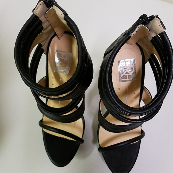 🚫🛇SOLD🛇🚫 Black platform heels - Picture 5 of 6