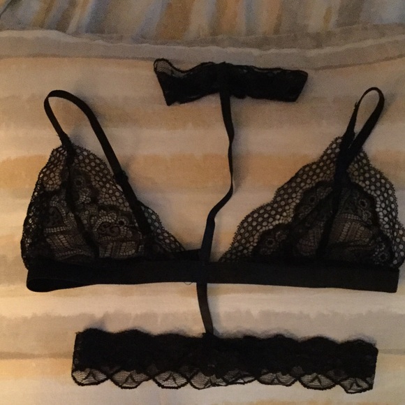 SALE 🛍 Sheer Lace Bralette - Picture 2 of 2